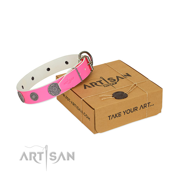 Adjustable dog collar of genuine leather