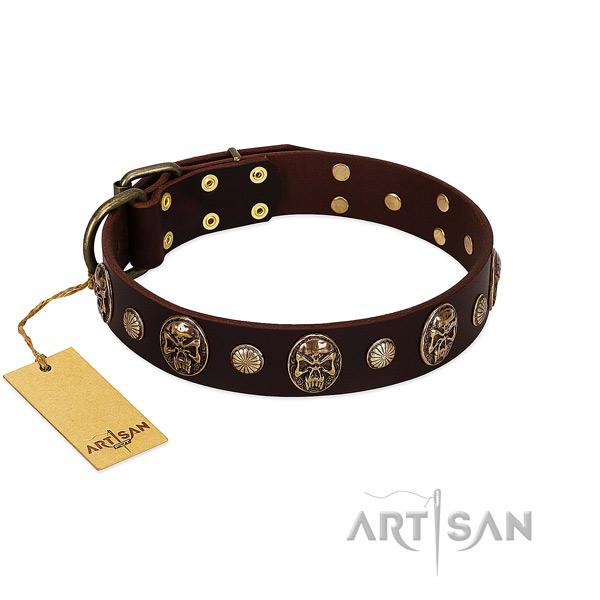Fashionable natural genuine leather dog collar for handy use